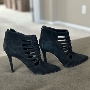 Ivanka stilettos size 5, suede.